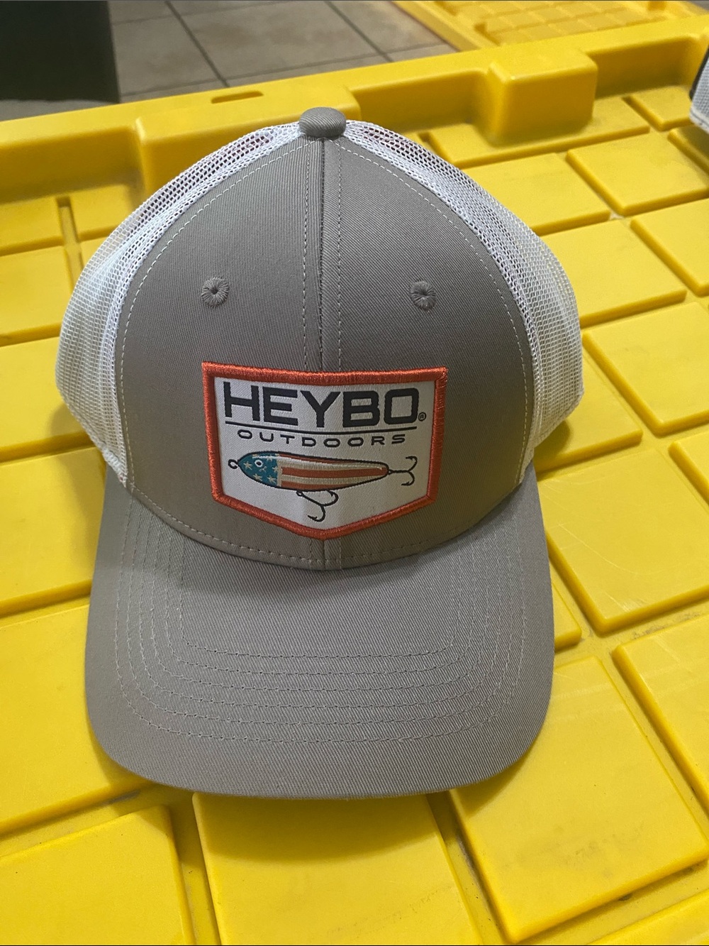Heybo Outdoors Men's Gray Trucker Hat with White Mesh NWOT